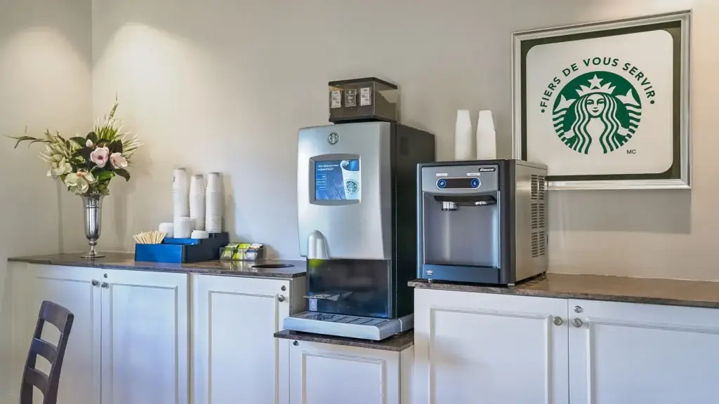 Coffee and refreshment station at Kane Fetterly Funeral Home in Montreal, offering guests a welcoming pause with premium coffee and tea service in a warm, relaxed setting.